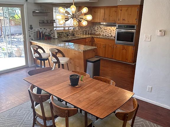 2nd image of 621 La Veta Dr NE