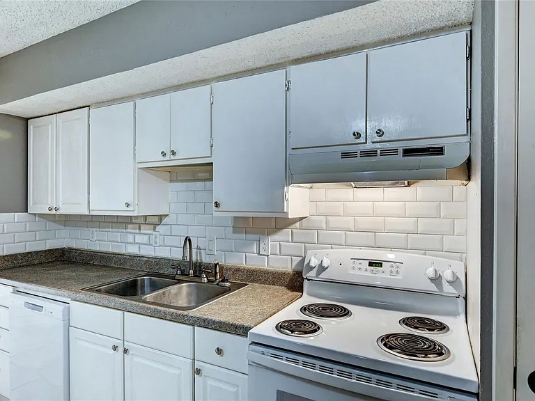 12900 Walden Rd #6 — Photo 7