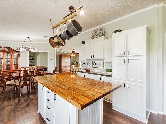 5th image of 297 Lone Tree Ln