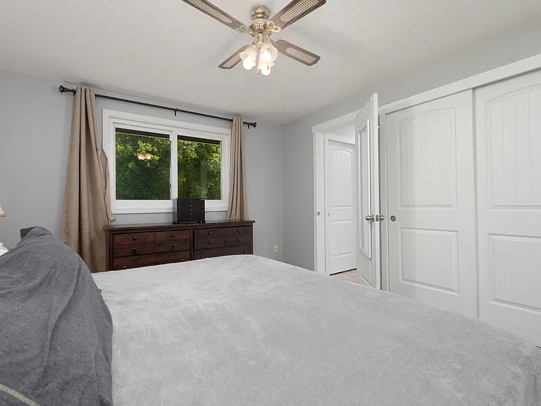 8442 Hawksridge Dr SE — Photo 20