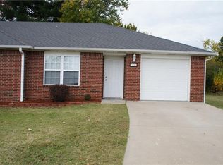 2156B Kristy Ln, Siloam Springs, AR 72761