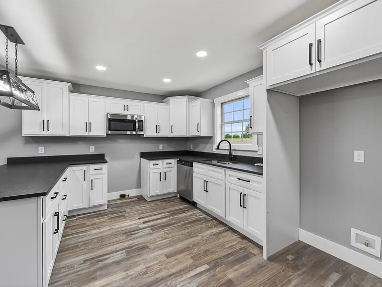 10299 Smiths Grove Scottsville Rd — Photo 12