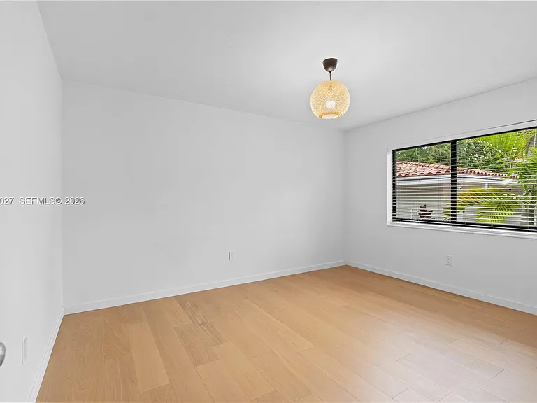 517 Palermo Ave — Photo 25