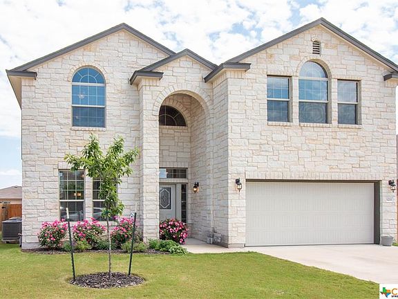 3rd image of 1211 Blue Leaf Dr