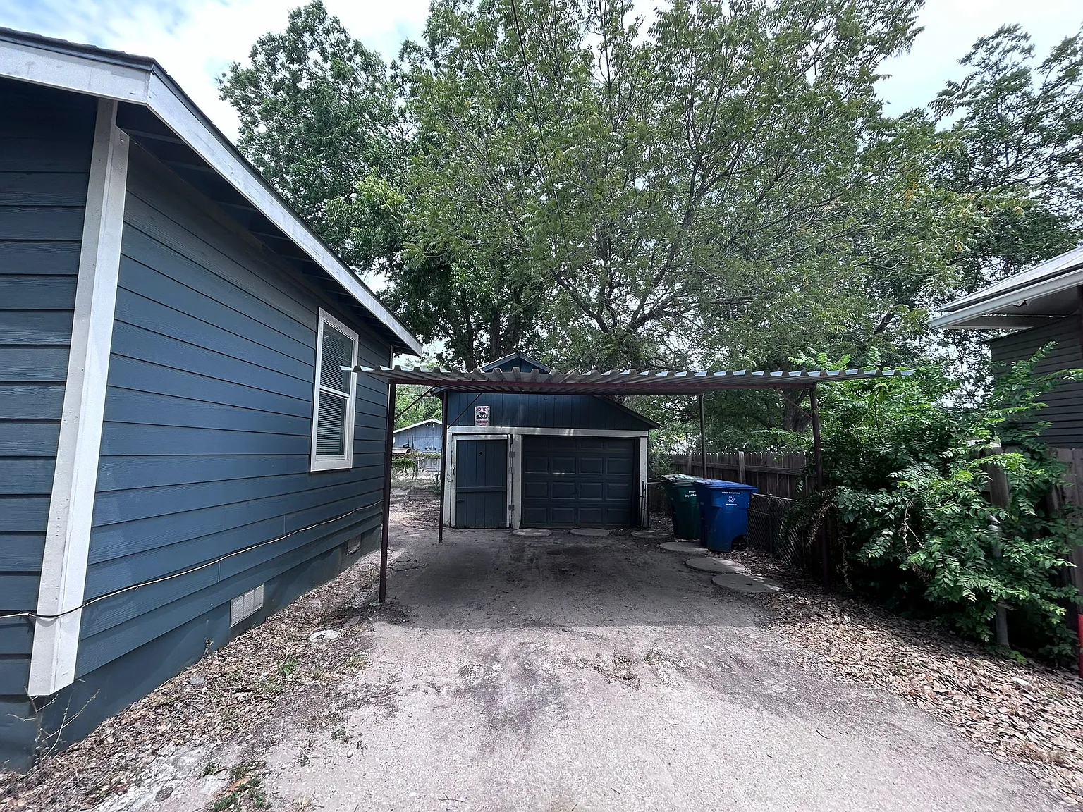 2 bed, 850 sqft, $1,200 — Photo 2