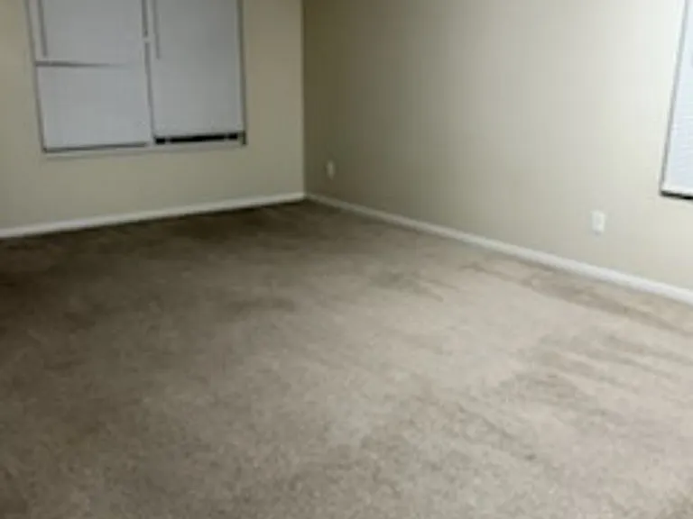2201 Riley Dr — Photo 5