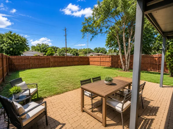 1226 N Lbj Dr APT 4, San Marcos, TX 78666