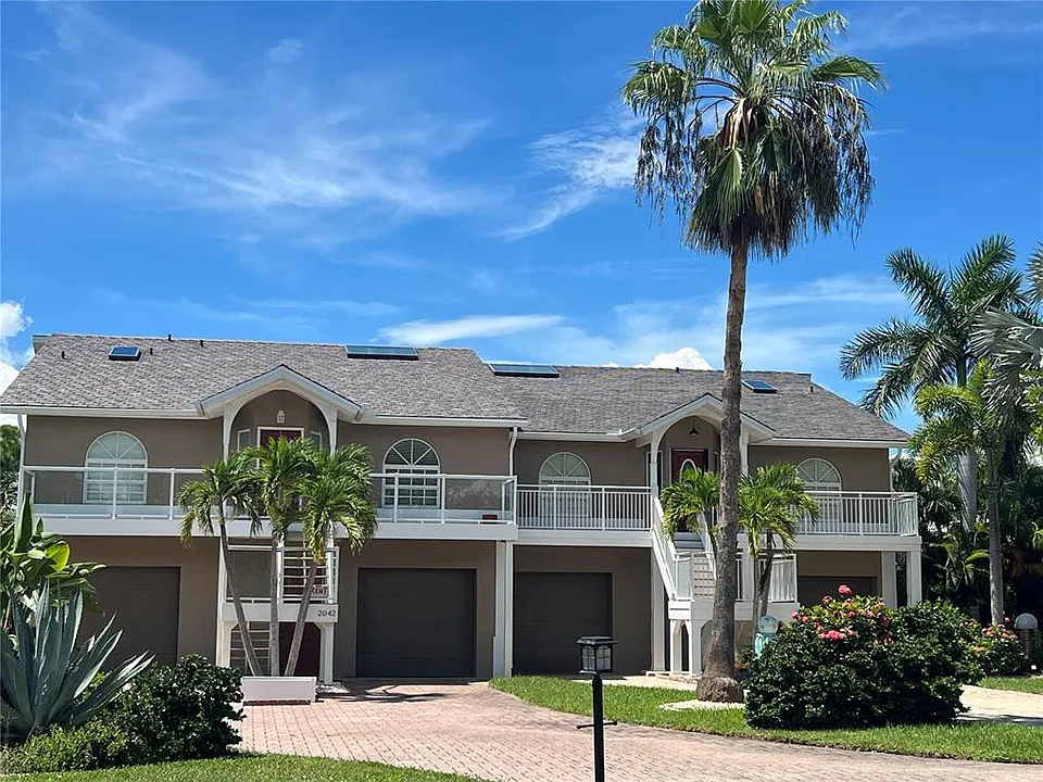 2042 Matecumbe Key Rd