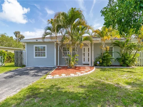 3313 Lexington St, Sarasota, FL 34231