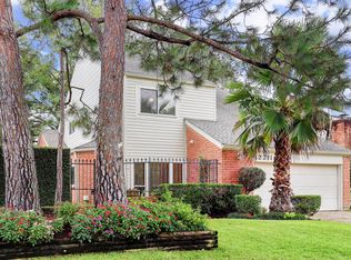 12211 Carriage Hill Dr, Houston, TX 77077