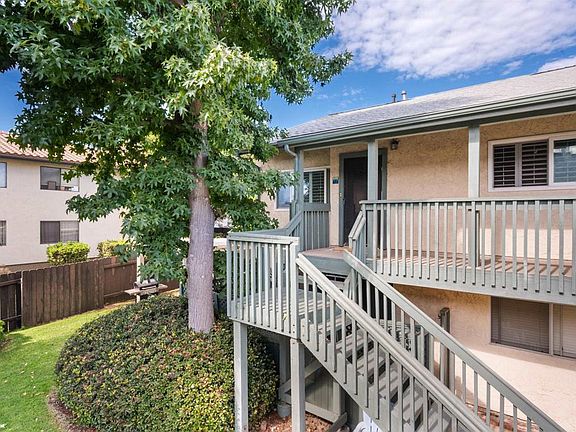 5th image of 318 Juniper Ave APT 10