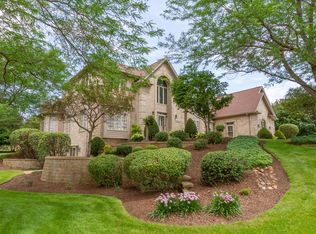 37W930 Jaguar Ct, Elgin, IL 60124