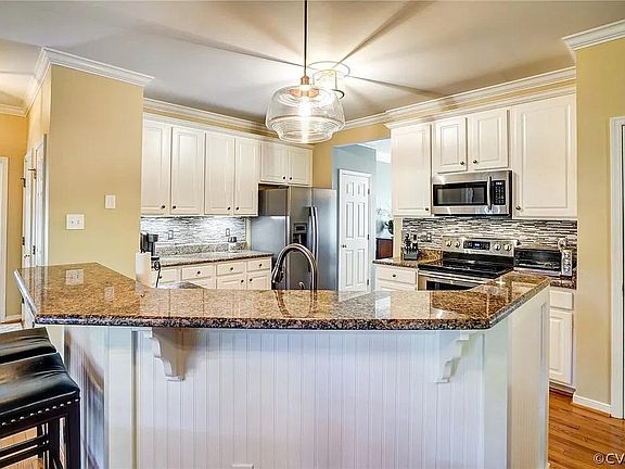 5th image of 10820 Hinton Ct