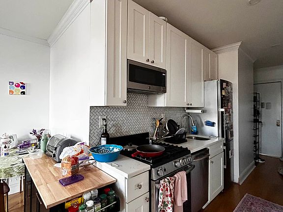 2nd image of 373 S 4th St APT 5B