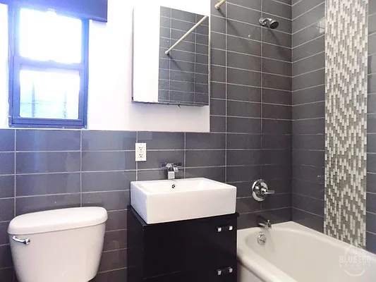 Rented by Blue Egg Realty Corp | media 28