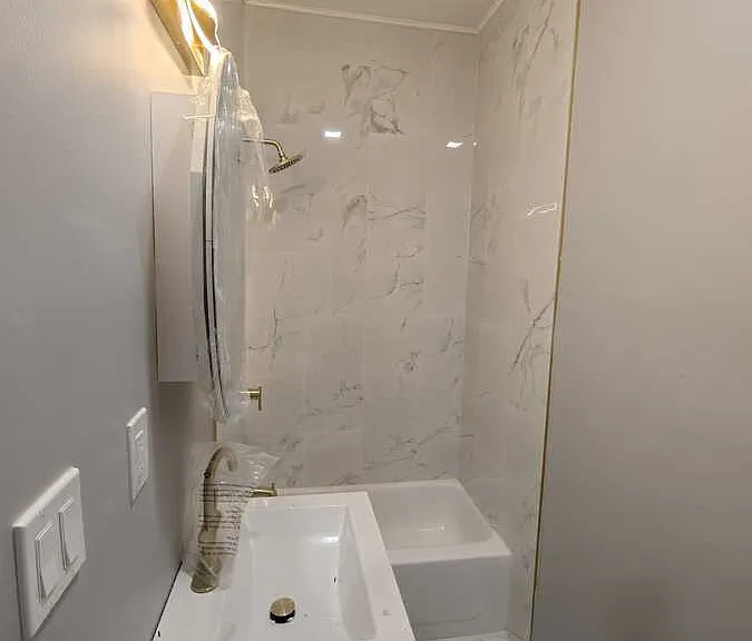 1214 Whalley Ave — Photo 3