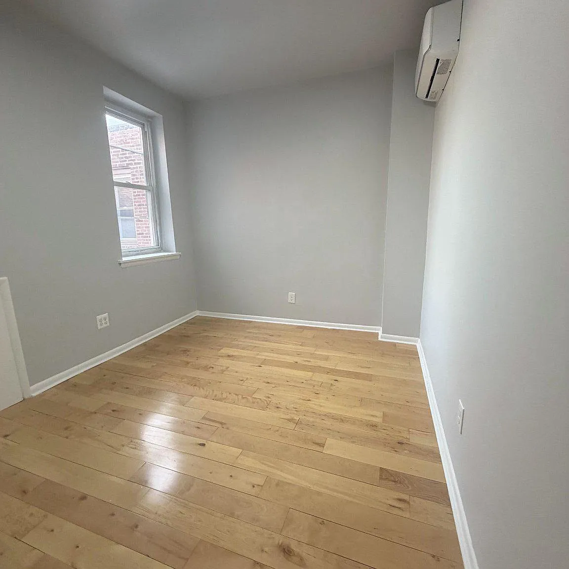 3 bed, 1.0 bath, 750 sqft, $2,150 — Photo 4