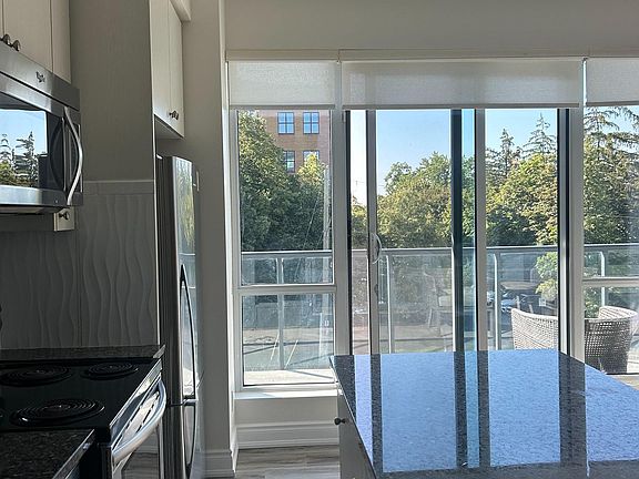 3rd image of 9088 Yonge St Unit 203