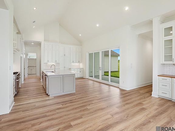 5th image of 4451 Camargue Ave