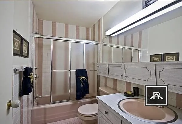2 bed, 1.0 bath, 874 sqft, $2,650 — Photo 3