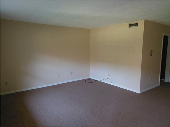 4th image of 2712 Whitney Pl APT 431