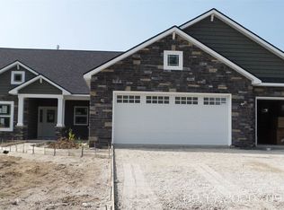 1805 Fairway Dr, Auburn, IN 46706