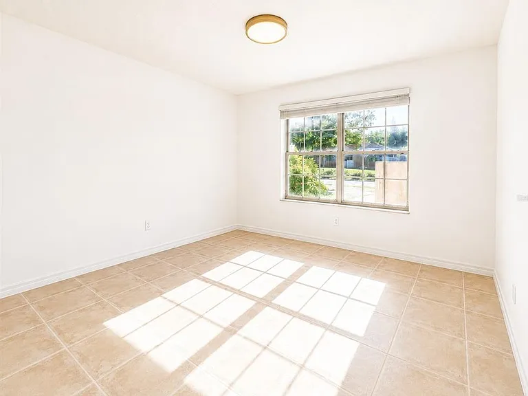 1255 Sophie Blvd — Photo 9