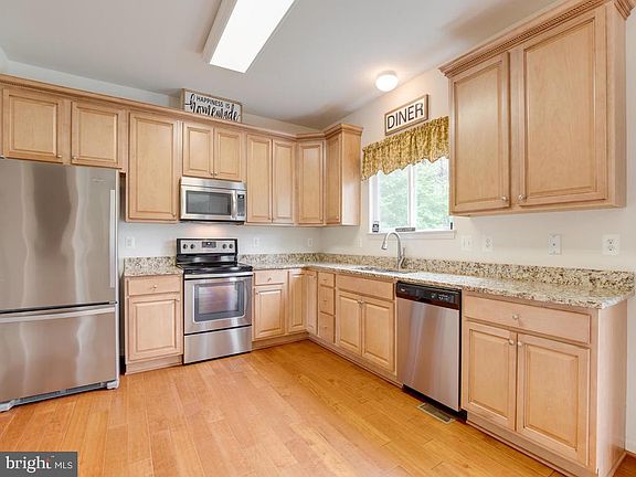 5th image of 1709 Dixon Dr
