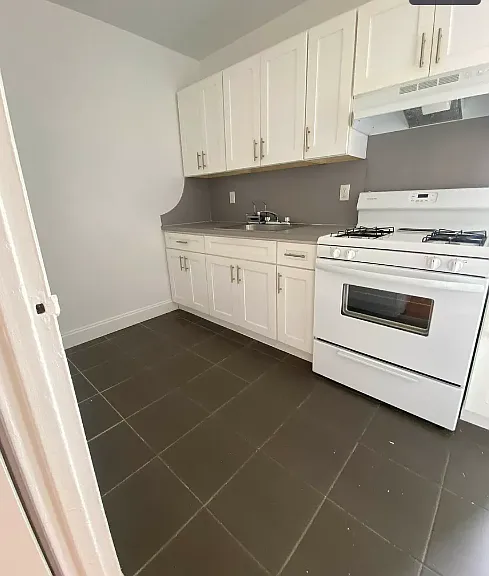 14306 Barclay Ave #5B — Photo 3