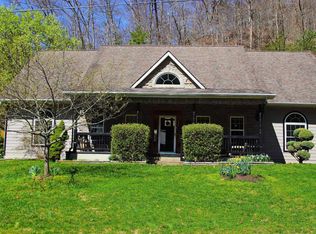 135 Robin Hood Dr, Morehead, KY 40351