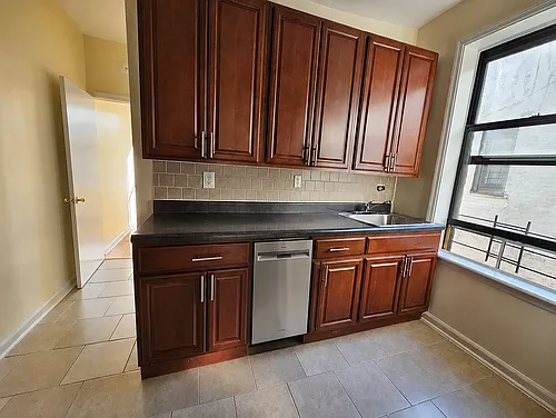 188 Parkside Ave #B2E Photo 1 188 Parkside Ave #B2E Photo 1