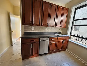 188 Parkside Avenue, #B2E