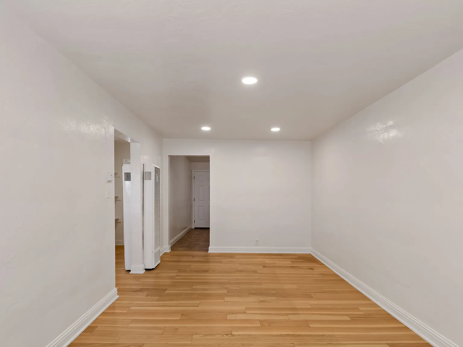 2 bed, 640 sqft, $1,825 — Photo 2