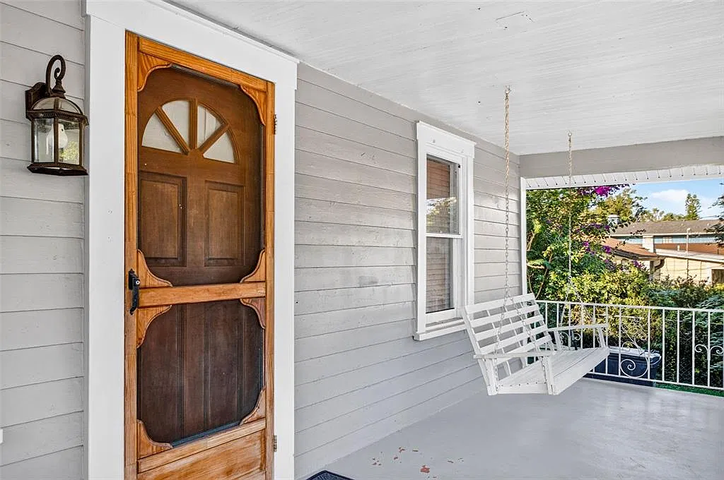 3 bed, 2.0 bath, 1244 sqft, $2,895 — Photo 2