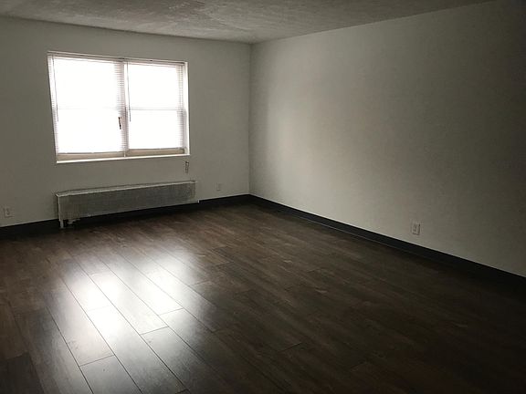 3rd image of 49 Bankers Ln