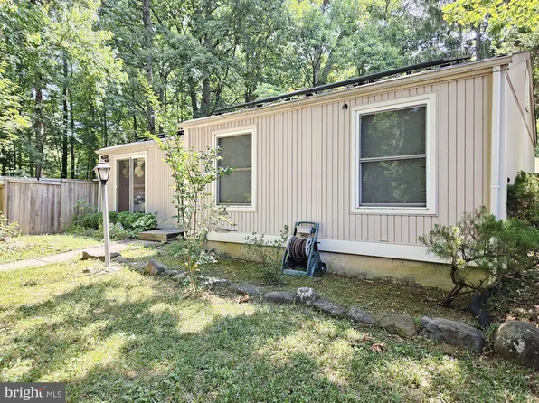 2266 Marginella Dr, Reston, VA 20191