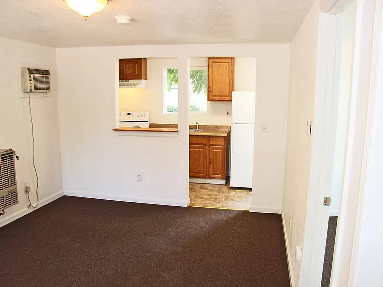 18493 Rozier St — Photo 6