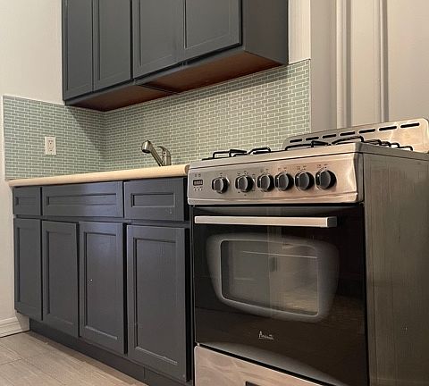 2nd image of 9 Stanton St APT 3A