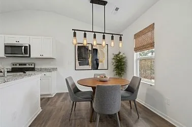 1410 Amberlight Cir — Photo 3