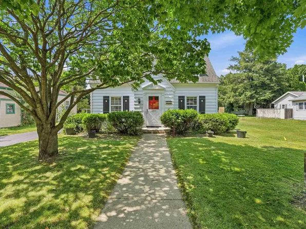 742 Lincoln St, Ripon, WI 54971
