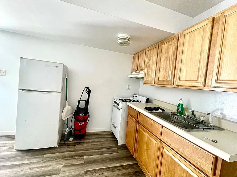 67 Cottage Pl #G — Photo 3