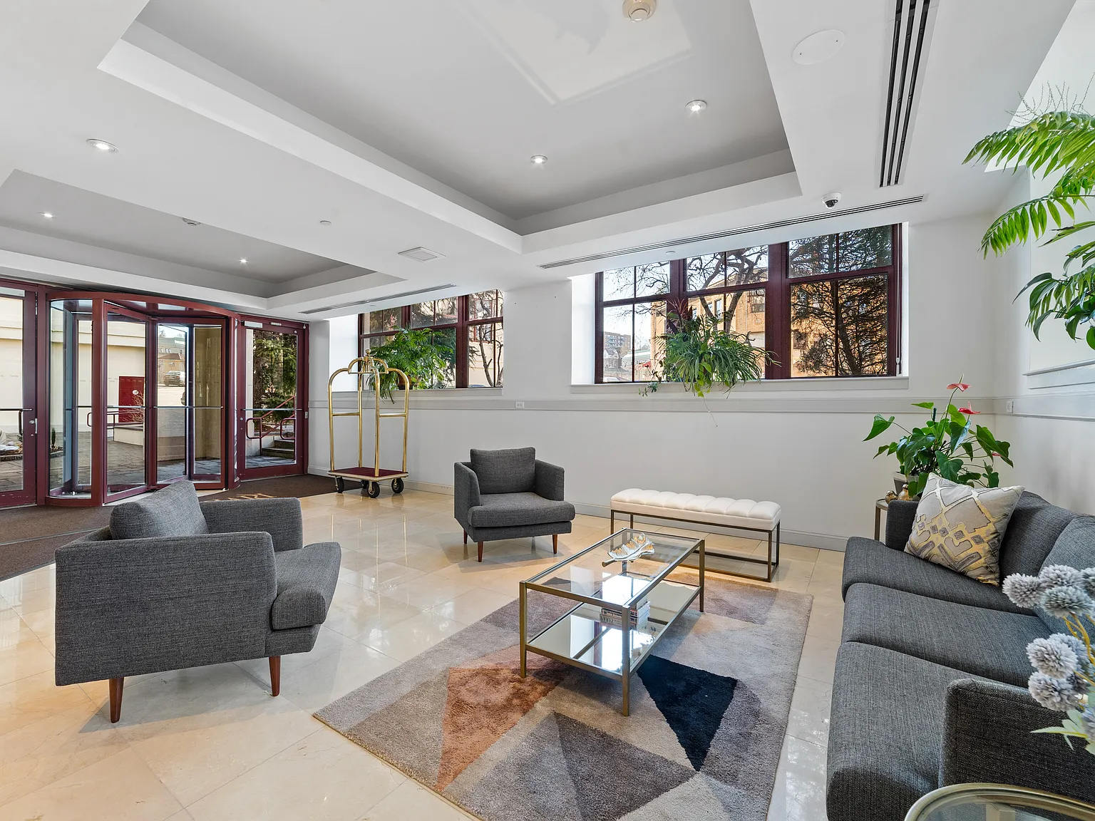 1 bed, 1.5 bath, 1550 sqft, $4,900 — Photo 2