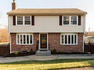 109 Parkview Rd, Waltham, MA 02452