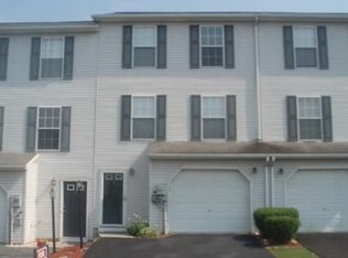 60 Mall Rd, Etters, PA 17319