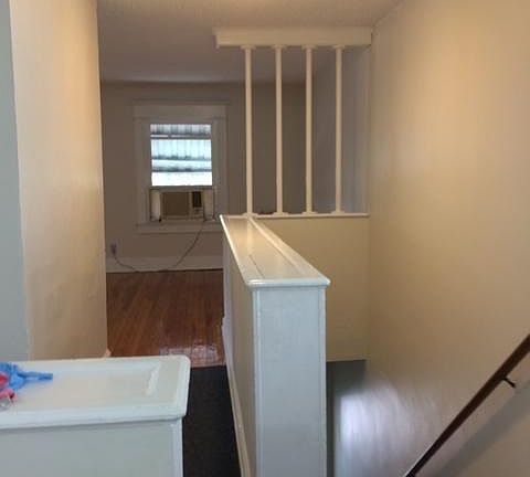 2nd image of 306 Grant St Floor 2