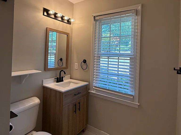 2526 Huntington Rd — Photo 5