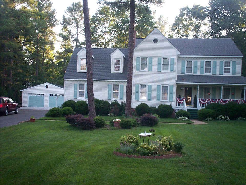 Newly constructed detached Garage