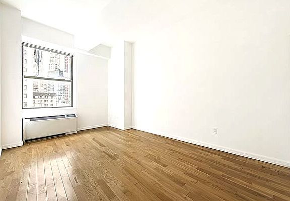 3rd image of 99 John St APT 1611