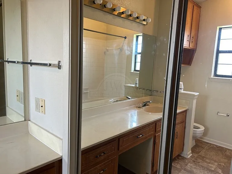 3319 Westrim Dr — Photo 19
