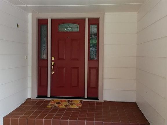 3rd image of 3532 Shorecrest Dr